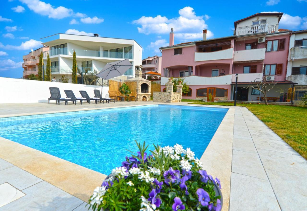 Apartments Violete 742 Pula Exterior photo