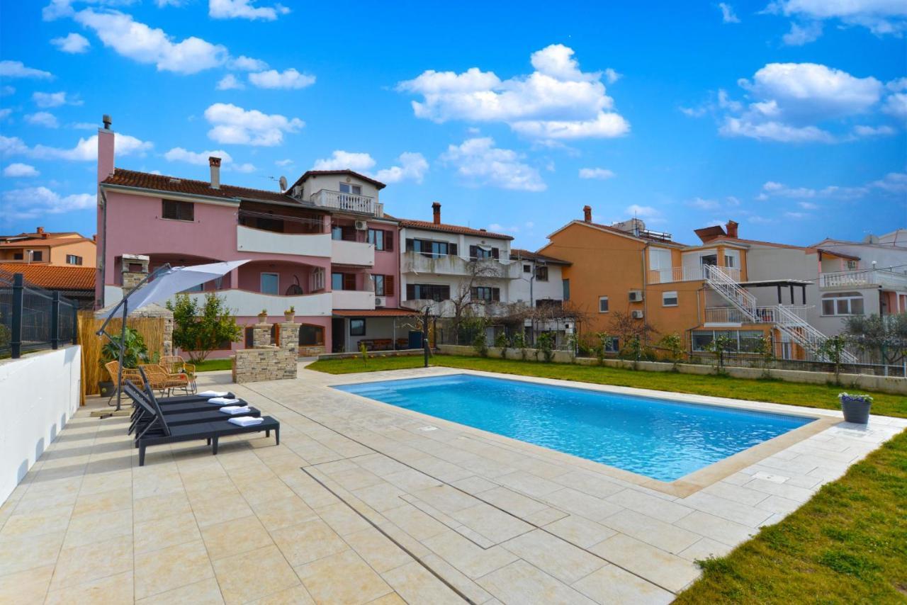Apartments Violete 742 Pula Exterior photo
